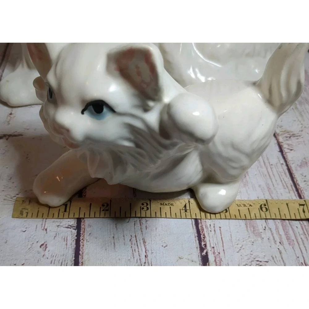 Vintage White Persian Cat Figurine Planter Blue Eyes With Playful Kitten‎
